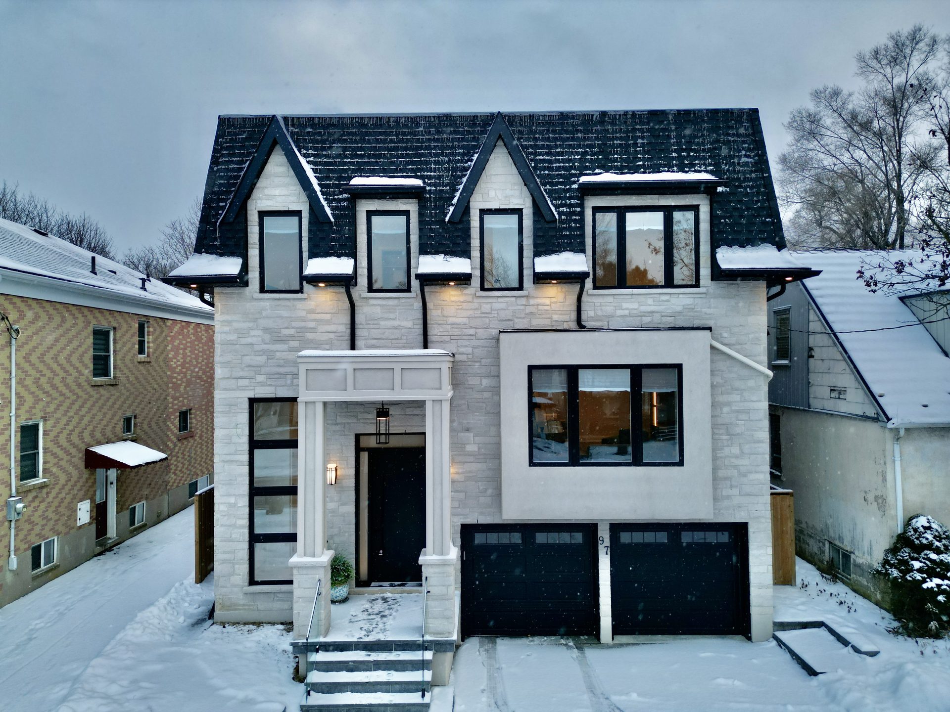 Daytime exterior before twilight edit